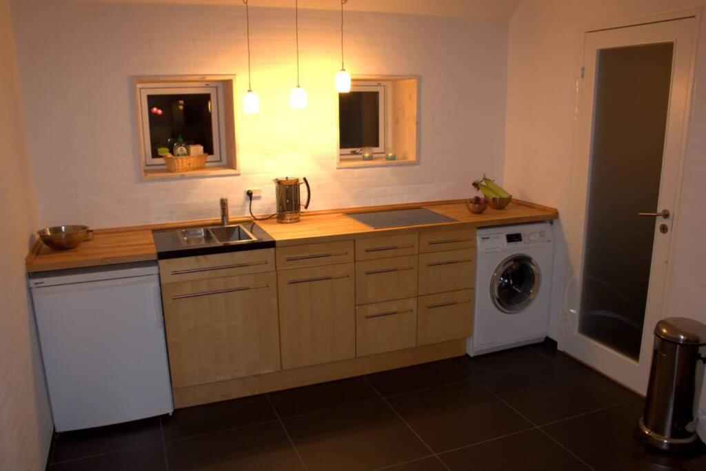 Oak Cottage Near Ronne & Beach Εξωτερικό φωτογραφία