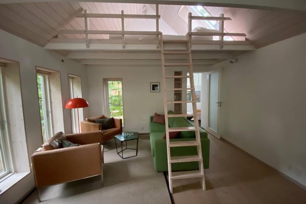 Oak Cottage Near Ronne & Beach Εξωτερικό φωτογραφία
